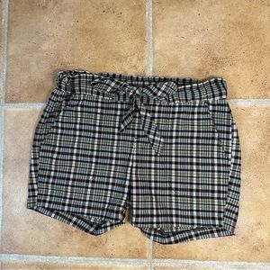 Liverpool Los Angeles Plaid Shorts, Size L